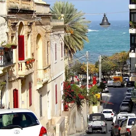 Authentic Townhouse With Backyard In By 360 Estates Holiday home Sliema