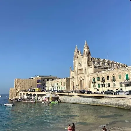 Authentic Townhouse With Backyard In By 360 Estates Сasa de vacaciones Sliema