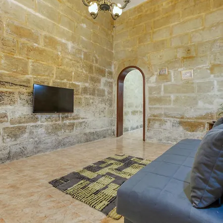 Authentic Townhouse With Backyard In By 360 Estates بيت للعطل *