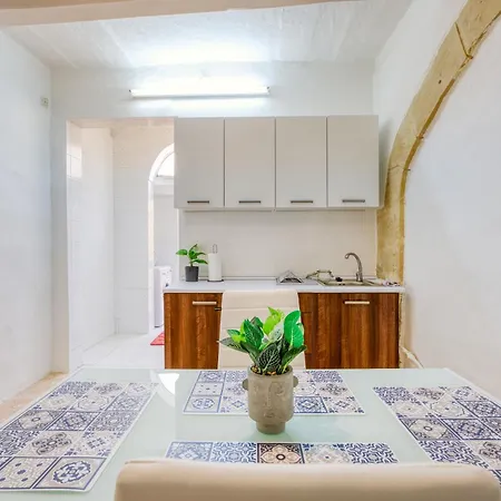 Authentic Townhouse With Backyard In By 360 Estates *