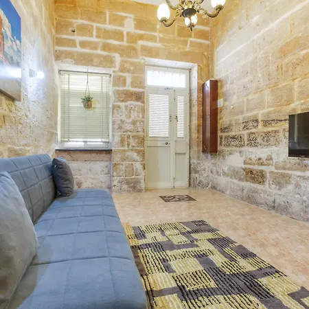 Сasa de vacaciones Authentic Townhouse With Backyard In By 360 Estates