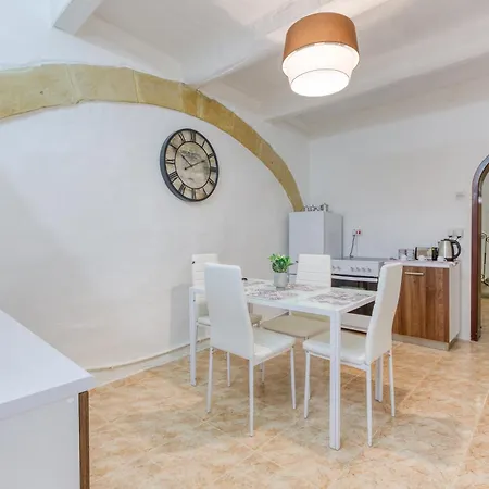 Authentic Townhouse With Backyard In By 360 Estates بيت للعطل *