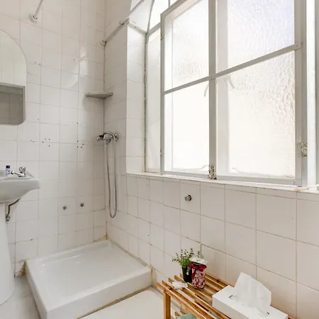 Authentic Townhouse With Backyard In By 360 Estates Holiday home