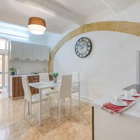 Authentic Townhouse With Backyard In By 360 Estates بيت للعطل *