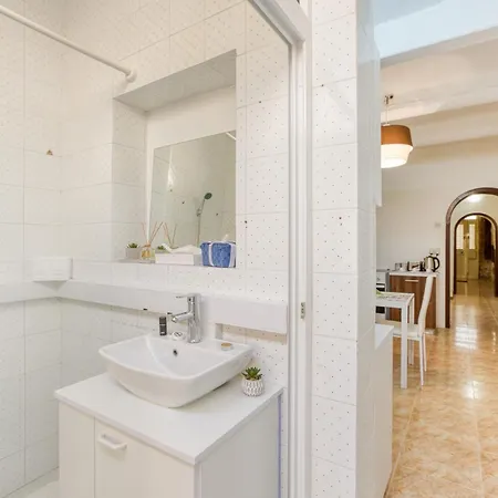 Authentic Townhouse With Backyard In By 360 Estates Holiday home *