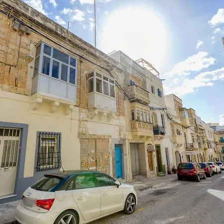 Authentic Townhouse With Backyard In By 360 Estates * Sliema