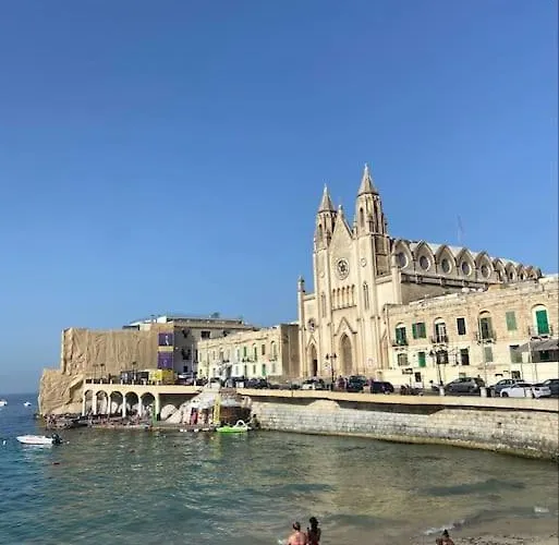 Authentic Townhouse With Backyard In By 360 Estates Hébergement de vacances Sliema