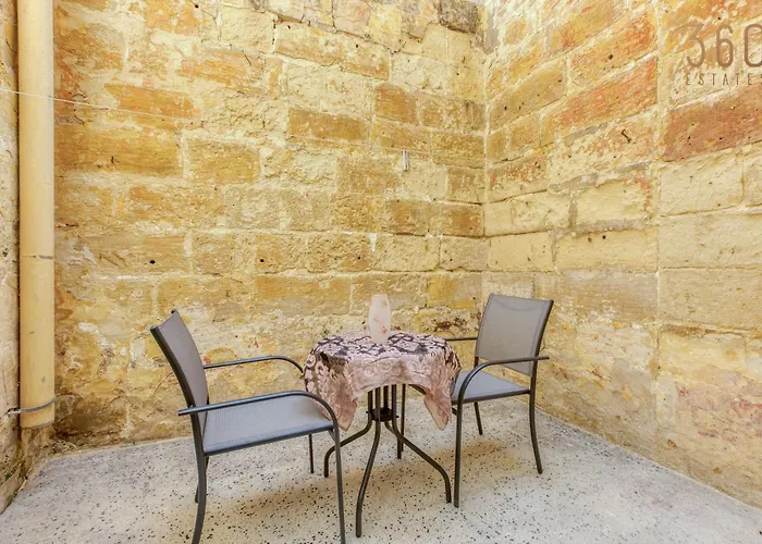 Authentic Townhouse With Backyard In By 360 Estates * Sliema