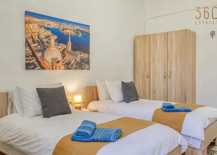 Hébergement de vacances Authentic Townhouse With Backyard In By 360 Estates Sliema