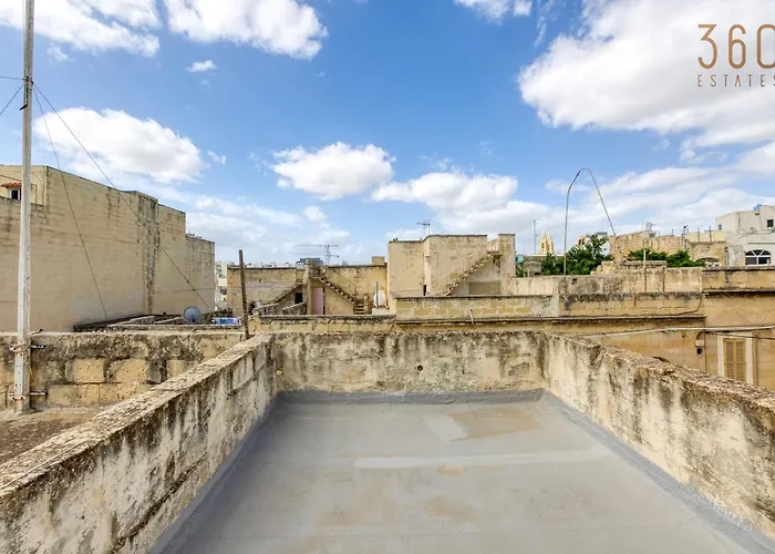 Hébergement de vacances Authentic Townhouse With Backyard In By 360 Estates *