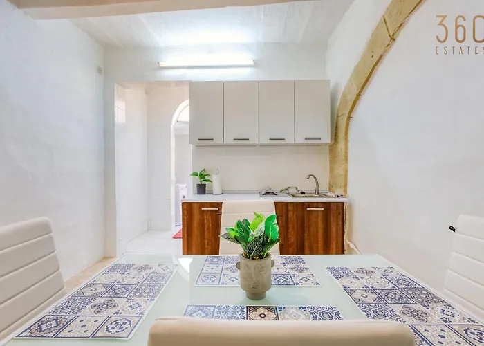 Authentic Townhouse With Backyard In By 360 Estates *