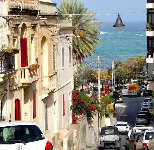 Authentic Townhouse With Backyard In By 360 Estates Holiday home Sliema