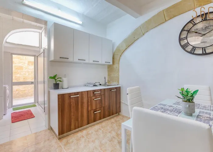 Authentic Townhouse With Backyard In By 360 Estates