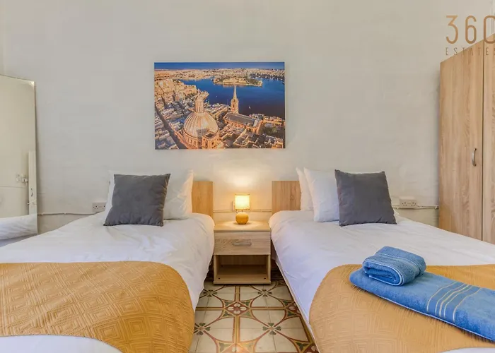 Authentic Townhouse With Backyard In By 360 Estates Holiday home Sliema