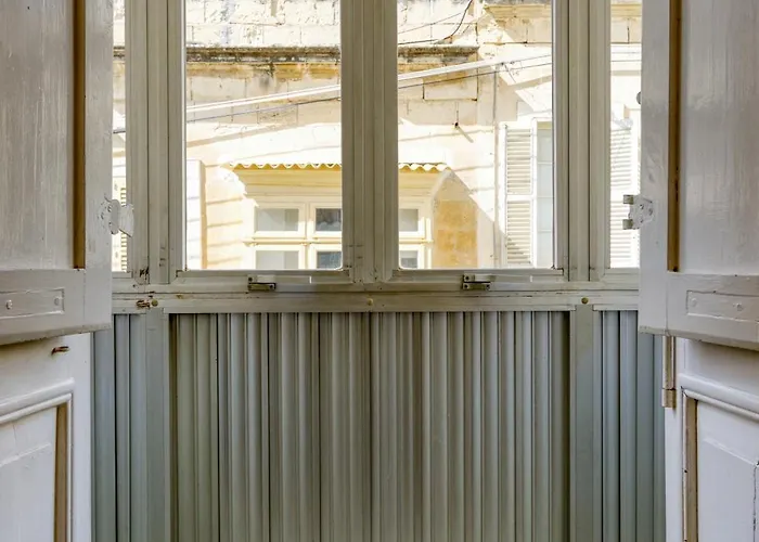 Authentic Townhouse With Backyard In By 360 Estates